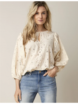 Blouse broderie anglaise...
