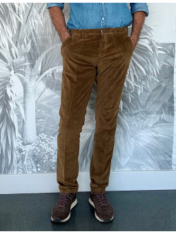 Pantalon velours à côtes...