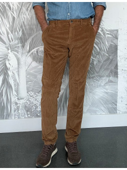 Pantalon velours à côtes...