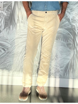 Pantalon velours à côtes...