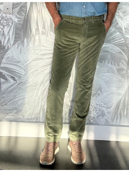 Pantalon velours à côtes...